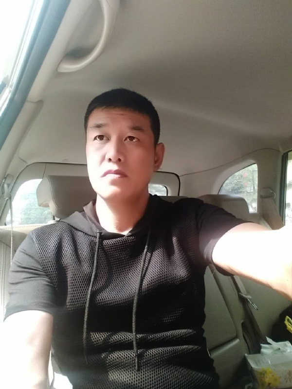 深爱的疯子的第一张照片--温州相亲服务中心