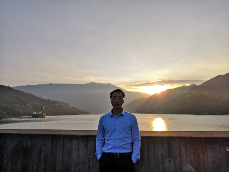 庸人自扰的第一张照片--温州相亲服务中心