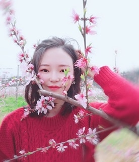小桌子的第一张照片--温州相亲服务中心