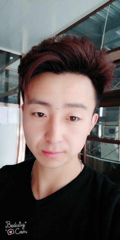 拼命微笑的第三张照片--温州相亲服务中心