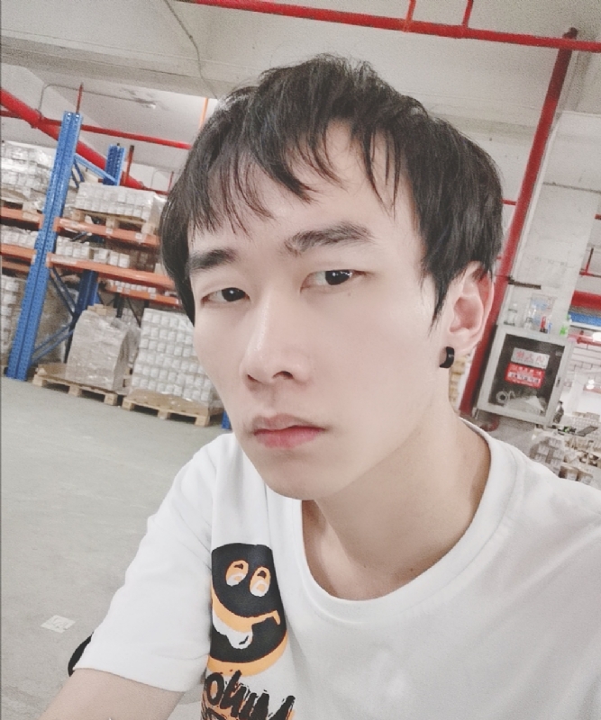 巷子里的猫的第一张照片--温州相亲服务中心