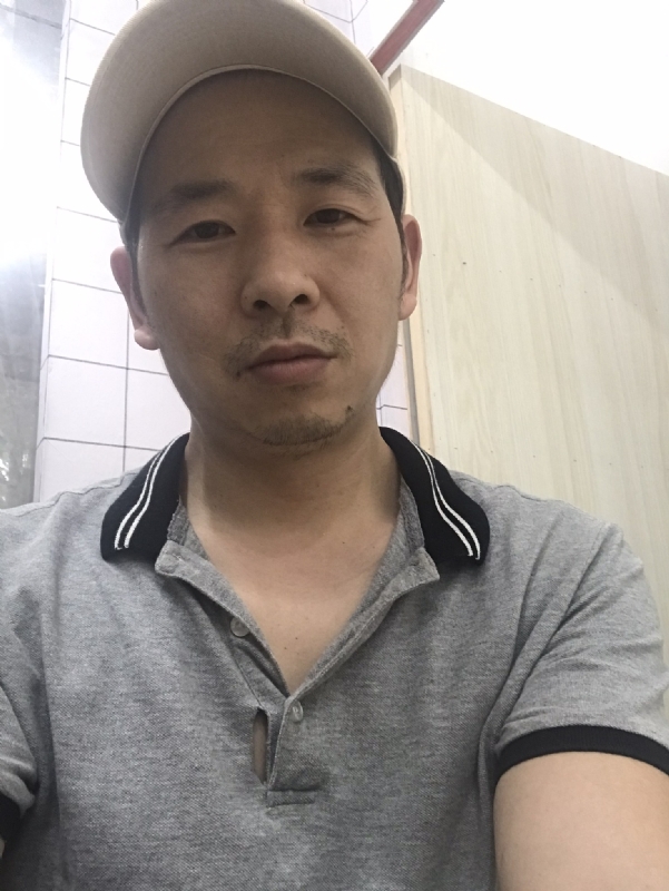 老何的第一张照片--温州相亲服务中心