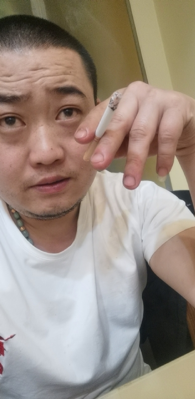 孤独的螃蟹的第一张照片--温州相亲服务中心