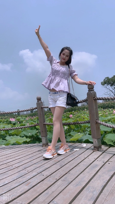 秋水伊人的第一张照片--温州相亲服务中心