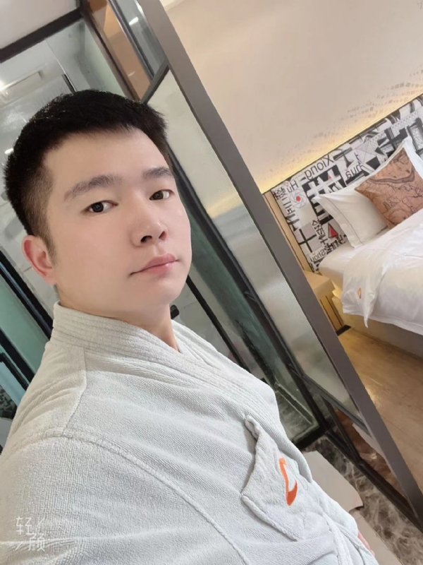 绿帽的第一张照片--温州相亲服务中心