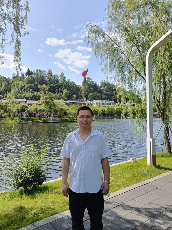 风雨相伴的第一张照片--温州相亲服务中心