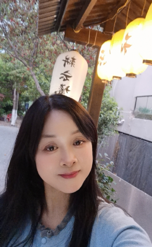 伊伊的第一张照片--温州相亲服务中心