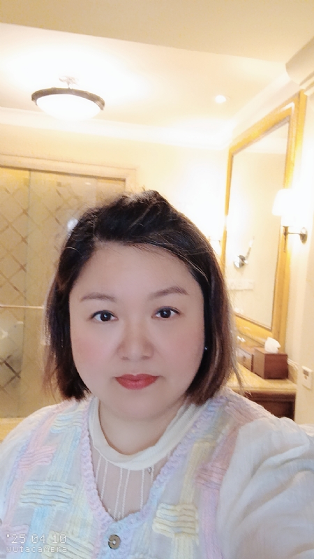 衎静玲瓏的第一张照片--温州相亲服务中心