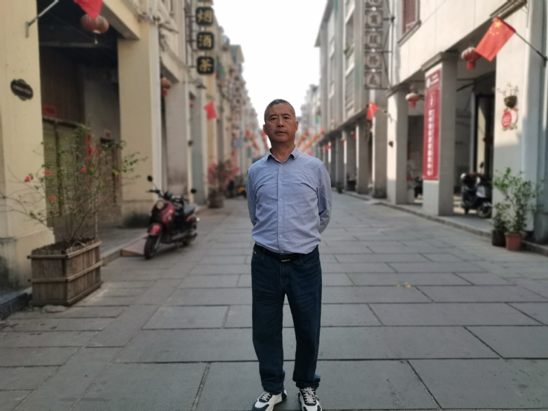 一粒尘埃的第一张照片--温州相亲服务中心